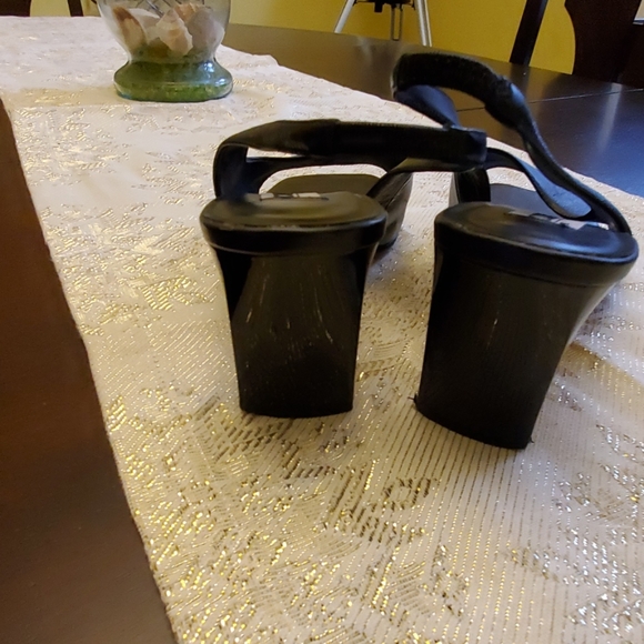 Shoes - Picture 2 of 4